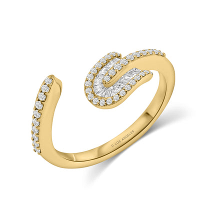 U Solo Baguette Twisted Ring